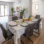 Crystal Bay Vila *
