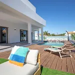 Vila Crystal Bay *